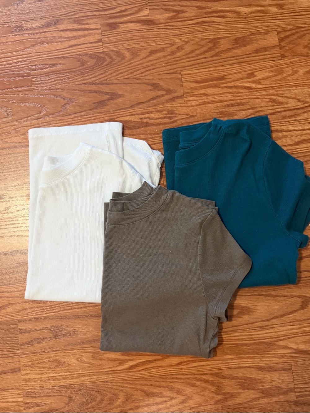 3 Casual Short-Sleeve Tees - White- XL - Teal- L, Olive- L - Picture 5 of 5
